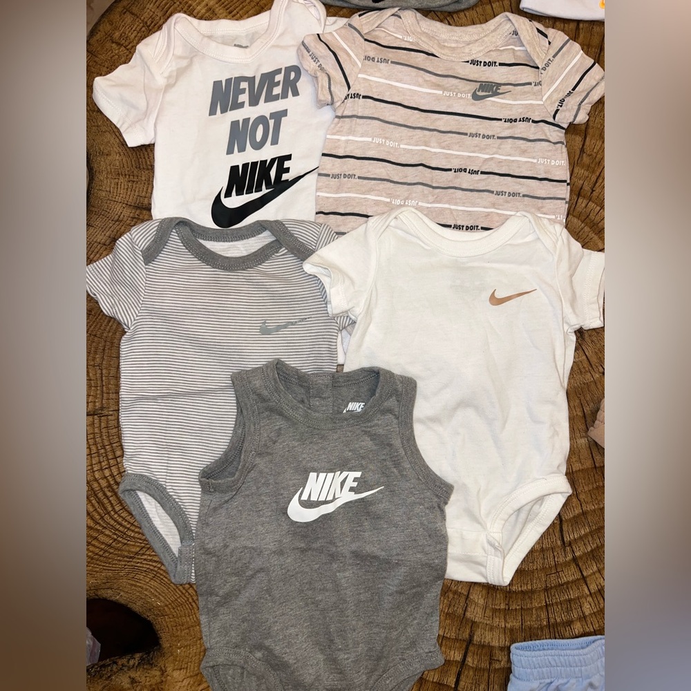 ‼️NWOT: Nike Baby Bundle - 3 M - Picture 3 of 6